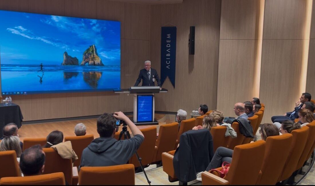 Türkiye’nin dört bir yanından gelen doktorlar, Bursa’da gerçekleştirilen canlı cerrahi