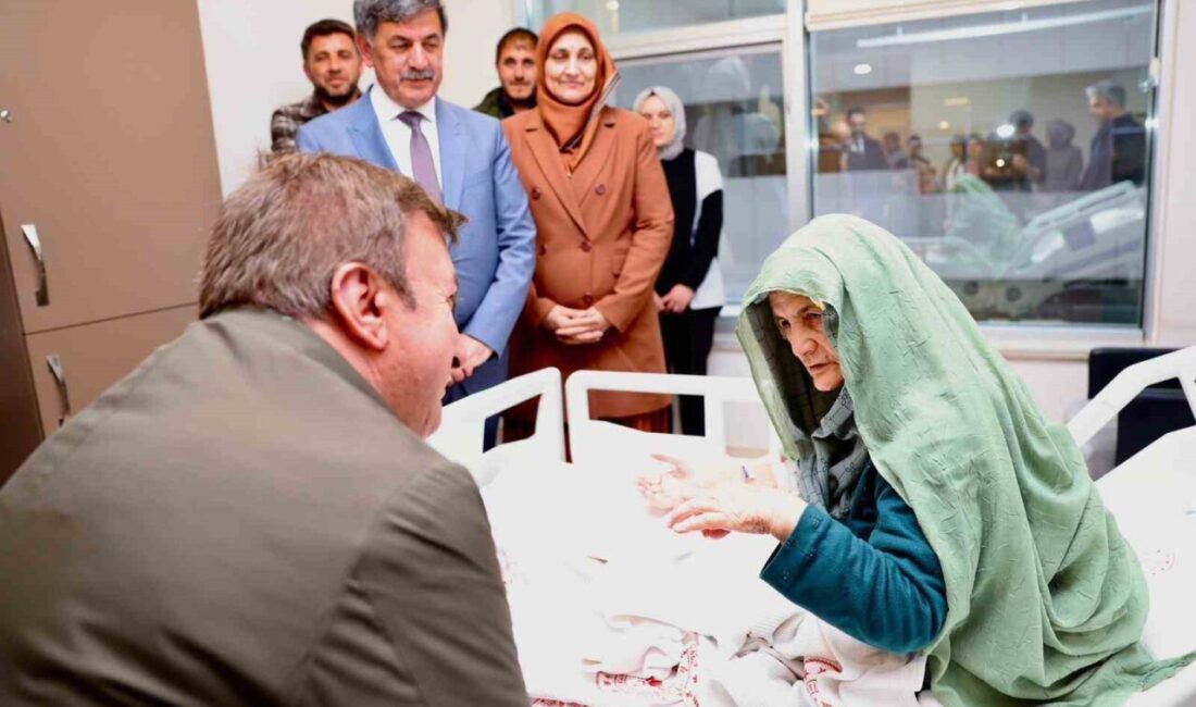 Erzincan Valisi Hamza Aydoğdu, Belediye Başkanı Bekir Aksun’un annesi Mahnur