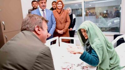 Erzincan Valisi Hamza Aydoğdu, Belediye Başkanı Bekir Aksun’un annesi Mahnur