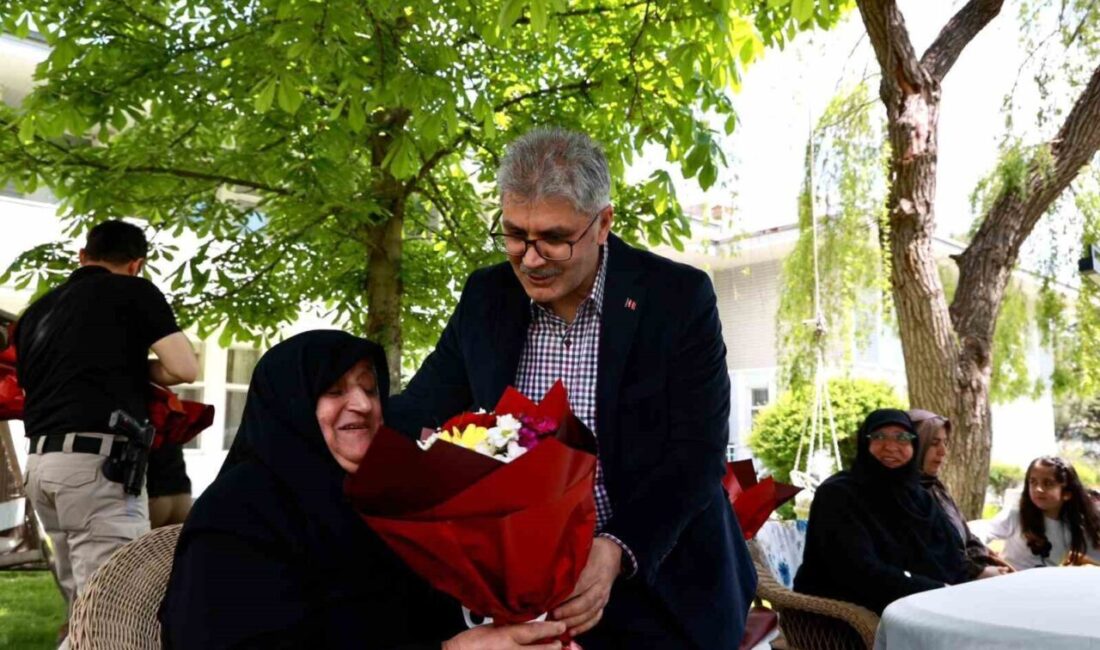 Bingöl Valisi Cahit Çelik ve eşi Nermin Çelik, Anneler Günü