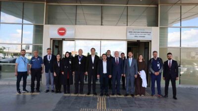 Kayseri Valisi Gökmen Çiçek, Kayseri Şehir Hastanesi’nde tedavi gören hastaları
