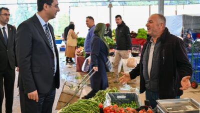 Uşak Valisi Serdar Kartal, Sigorta Semt Pazarını ziyaret ederek üreticiler,
