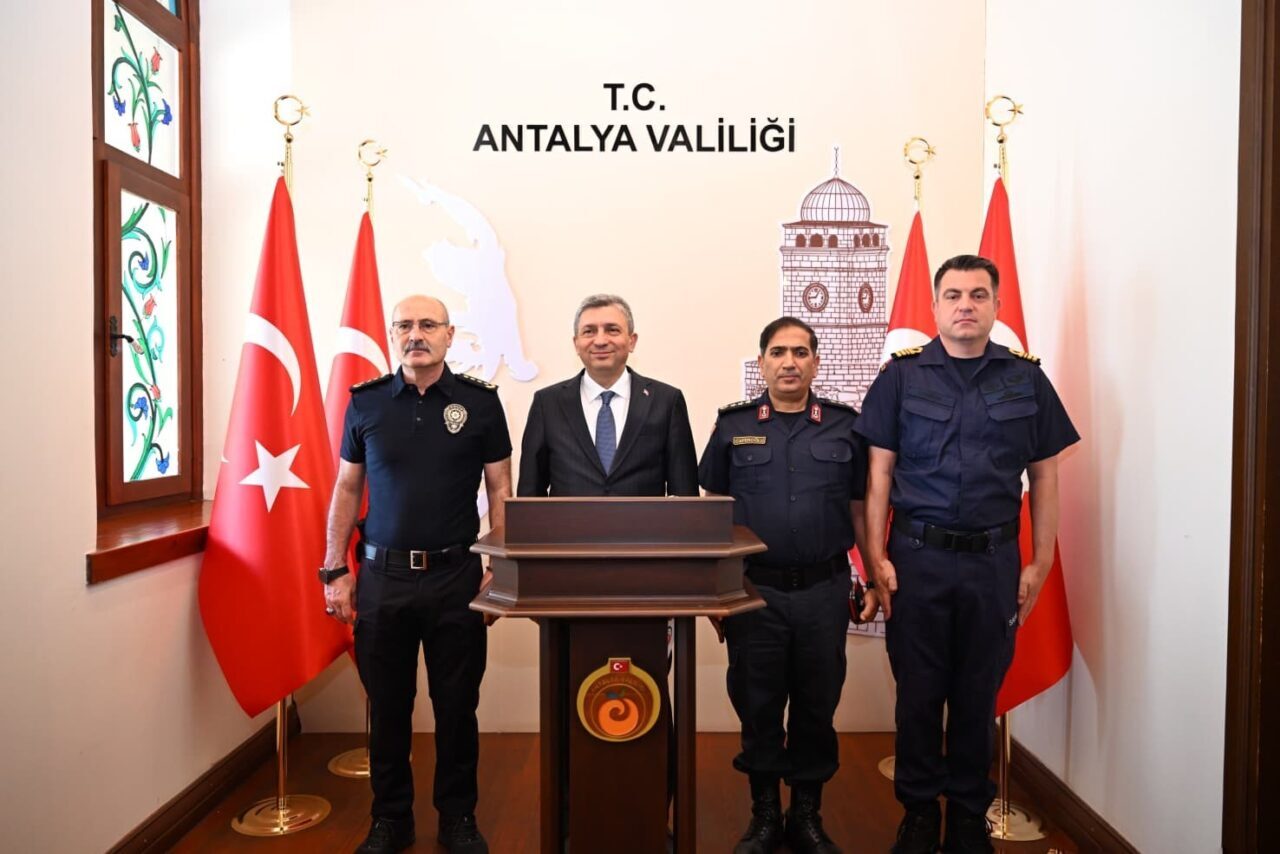 Antalya Valisi Hulusi Şahin Haziran’da büyük çaplı bir çevre temizlik