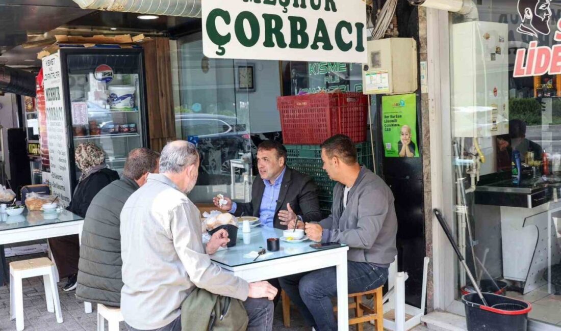 Bilecik Valisi Faik Oktay Sözer, sabah mesaisine çarşı turuyla başladı.