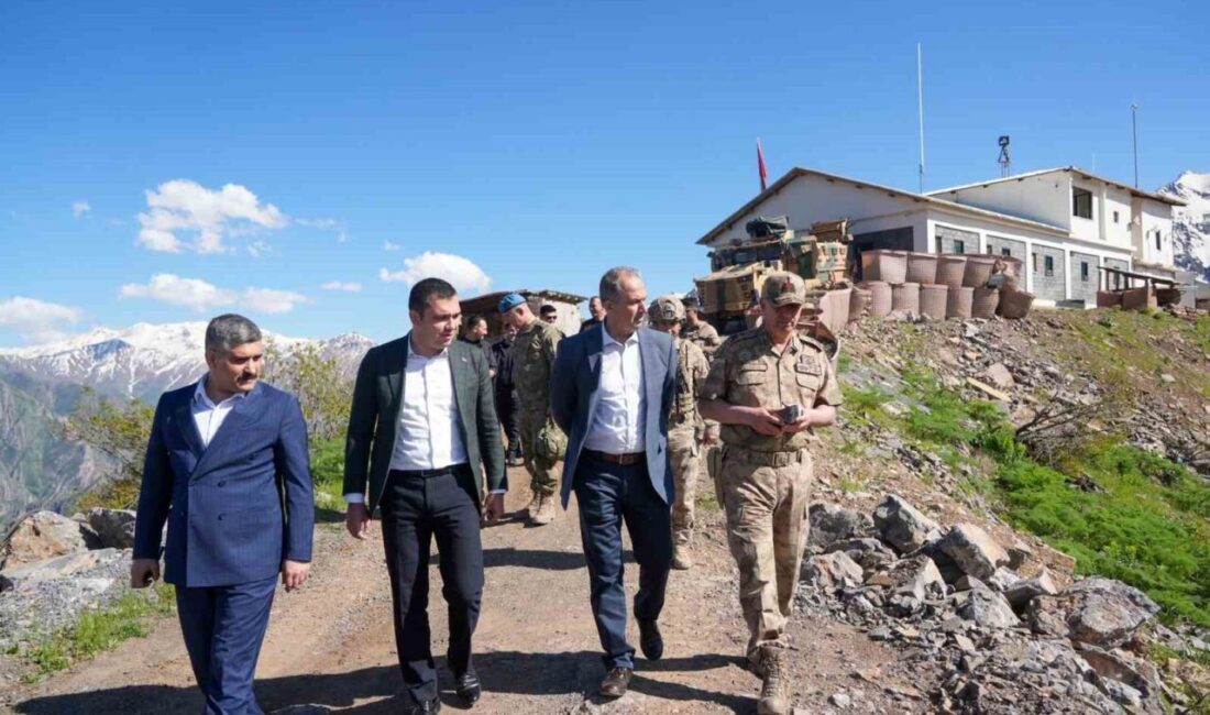 Hakkâri Valisi İbrahim Taşyapan, Kurban Bayramı dolayısıyla üs bölgeleri ve