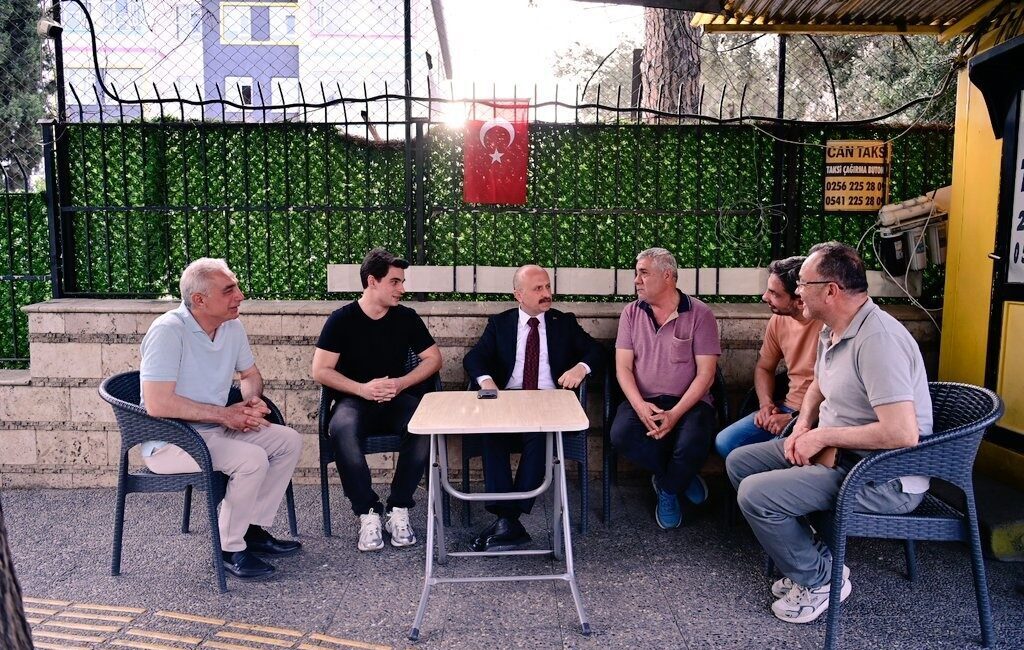 Aydın Valisi Dr. Osman Varol, Efeler ilçesinde bulunan taksi durağını
