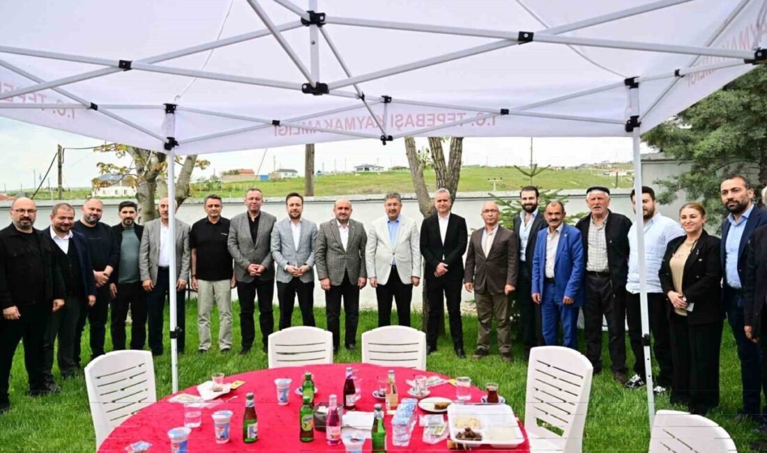 Eskişehir Valisi Erdinç Yılmaz, Eğriöz Mahallesi’nde düzenlenen yağmur ve şükür