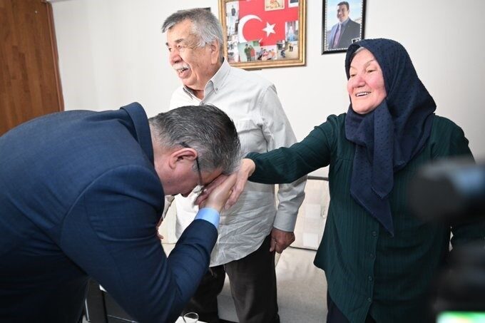 Eskişehir Valisi Erdinç Yılmaz, şehit Hava Teknisyen Astsubay Başçavuş İlyas