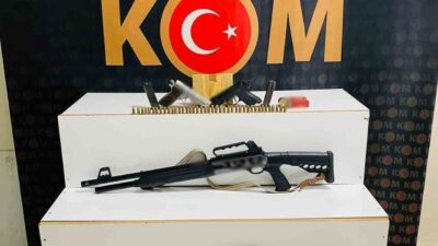 Van’da yürütülen çalışmalarda gümrük kaçağı ürün ele geçirilirken yasal işlem