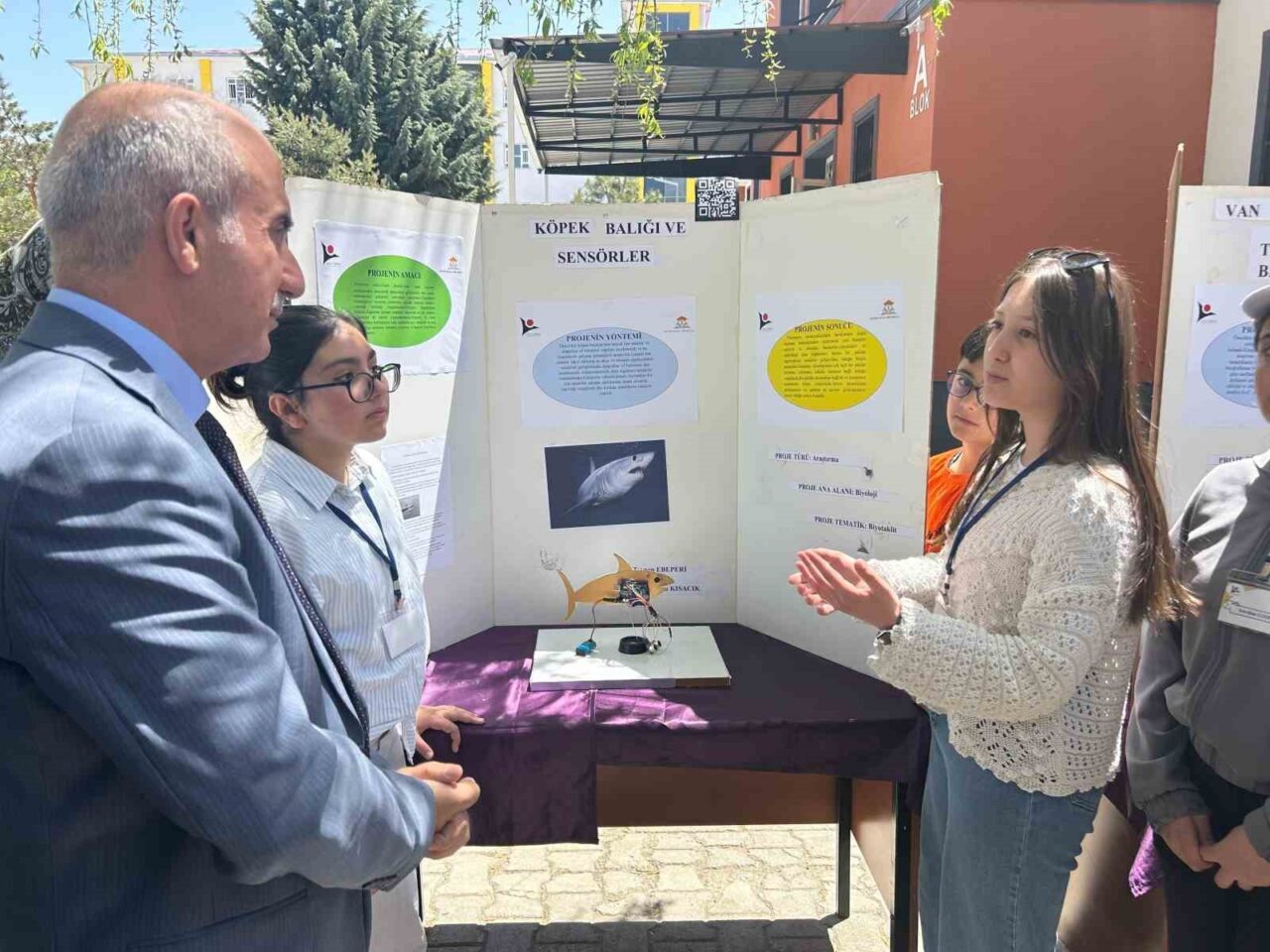 Van’ın İpekyolu ilçesindeki İlknur Ilıcalı Ortaokulu öğrencileri tarafından hazırlanan 19