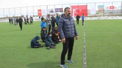 Van Fevzi Geyik Ortaokulu’nda yaklaşık 20 yıldır görev yapan ve