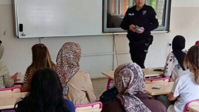 Bilecik’in Osmaneli ilçesinde velilere dolandırıcılık ve KADES bilgilendirmesi yapıldı. Bilecik