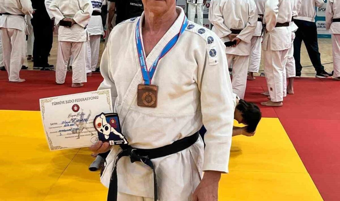 Veteranlar Türkiye Judo Şampiyonası’na katılan Kayserili sporcular iki bronz madalya