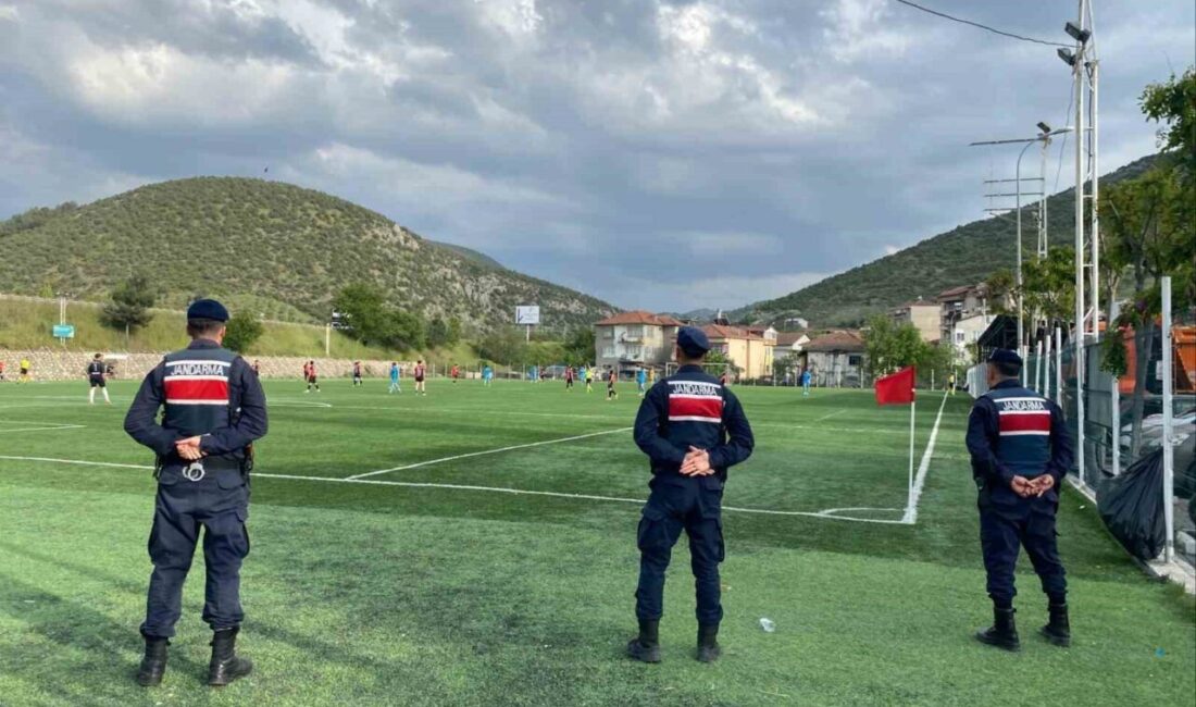 Bilecik’in Vezirhan beldesinde oynanan Vezirhanspor-1299 Bilecikspor karşılaşmasında jandarma ekiplerince üst