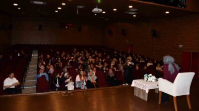 Samsun’un Vezirköprü ilçesinde Anneler Günü kapsamında düzenlenen programda Uzman Klinik