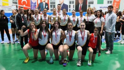 Türkiye Voleybol Federasyonu’nun 2025-2026 faaliyet takviminde yer alan Voleybol Küçük