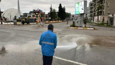 Adıyaman’da etkili olan şiddetli yağışın ardından Adıyaman Belediyesi Temizlik İşleri