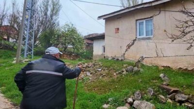 Kırıkkale’nin Delice ilçesine bağlı Derekışla köyünde kuvvetli yağışın ardından meydana