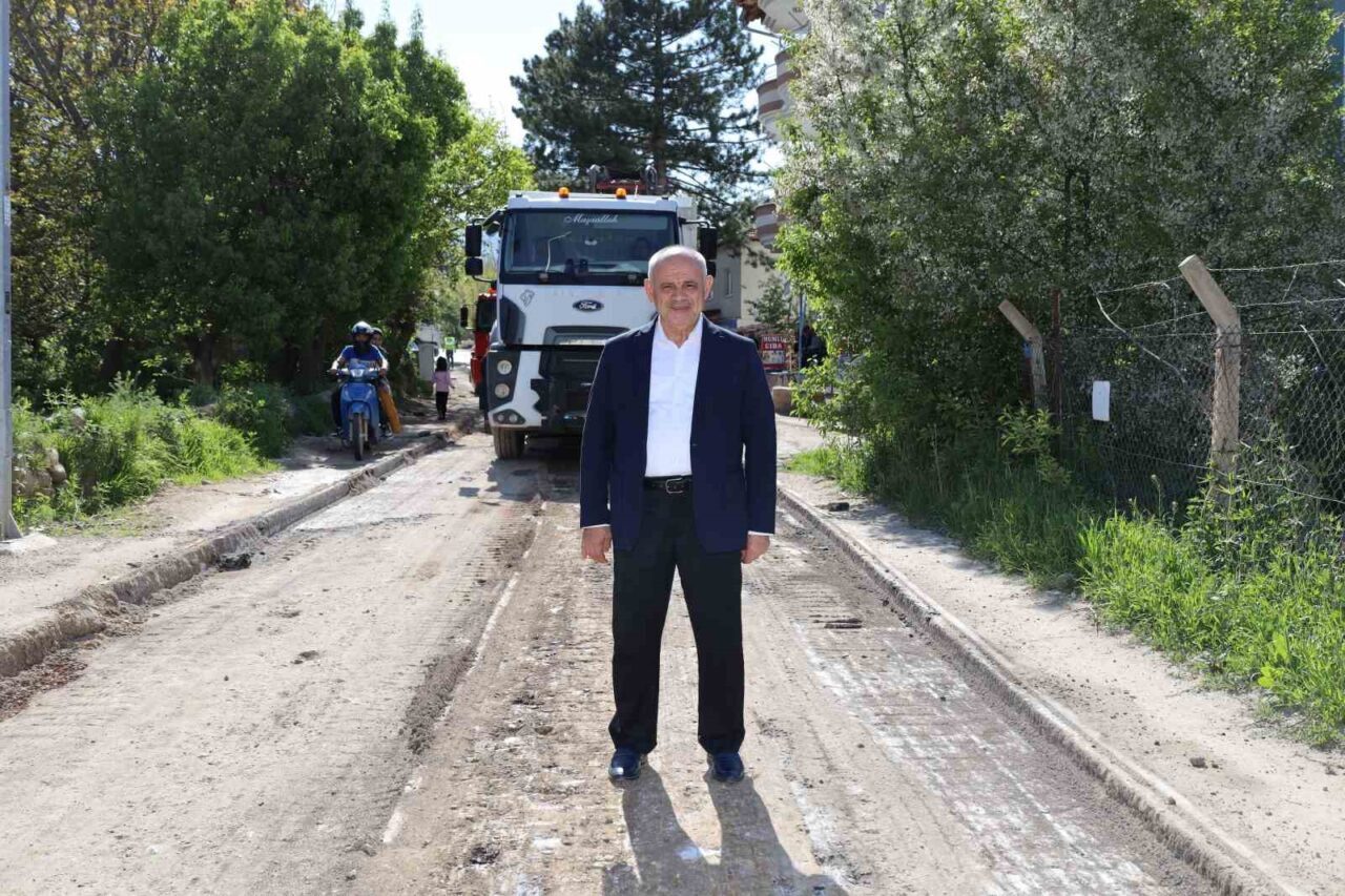 Yahyalı Belediyesi tarafından İsmet Mahallesi’nde yürütülen altyapı ve üstyapı çalışmaları