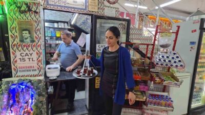 Kütahya’da küçük bir çay ocağı işletmecisi, yıllara dayanan emeği ve