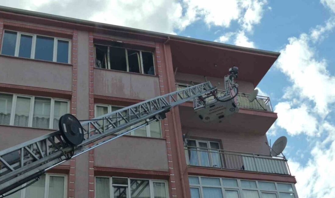 Eskişehir’de bir dairenin yatak odasında çıkan yangında sürünerek kaçmaya çalışan