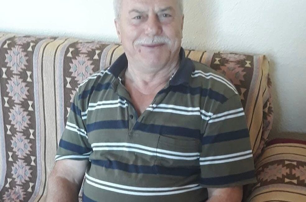 Bartın’ın Ulus ilçesinde sobadan çıkan yangın sonrası balkondan atlayarak hastaneye