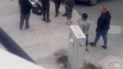 Tekirdağ’ın Kapaklı ilçesinde kamyonet ile motosikletin çarpışması sonucu yaralanan motosiklet