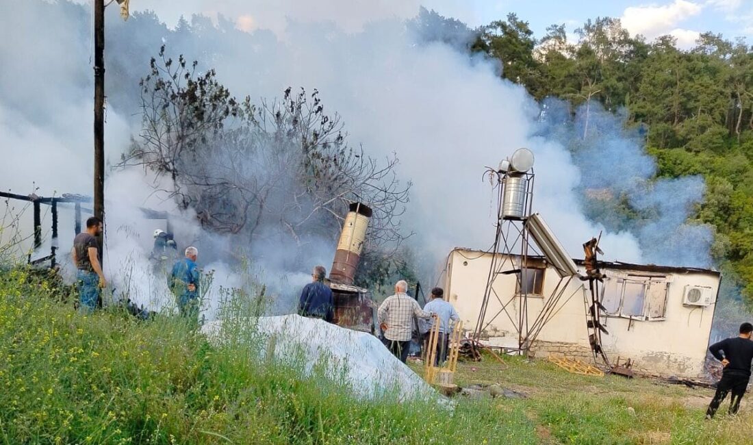 Antalya’nın Kumluca ilçesinde çıkan yangında yaşlı çifte ait müstakil ev