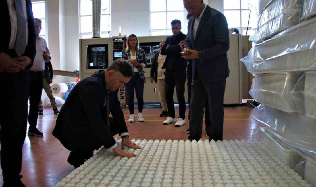 Kayseri’de yatak üretiminin yapıldığı okulda öğrenciler artık yatak yaylarını da