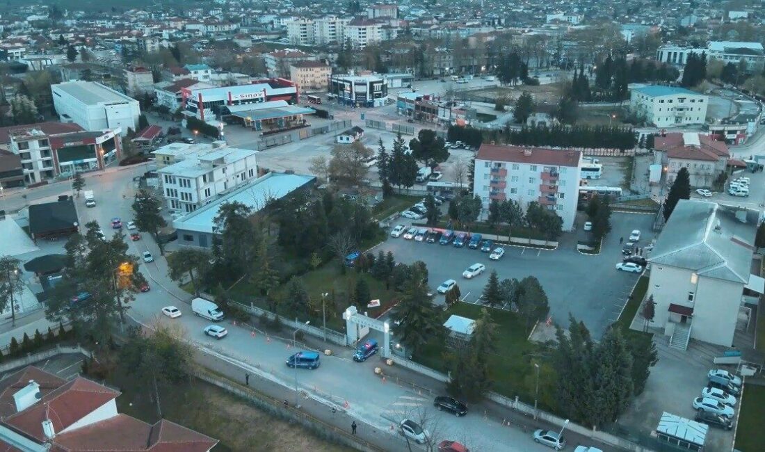 Sakarya’da jandarma ekiplerince sosyal medya üzerinden sahte “yatırım danışmanlığı” ilanlarıyla