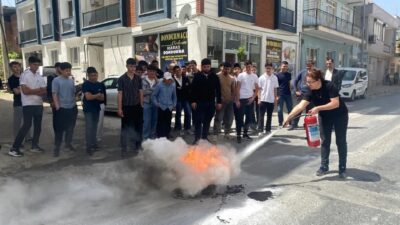 Aydın’ın Yenipazar ilçesinde bulunan Yenipazar Mesleki Eğitim Merkezi’nde, öğrenci ve