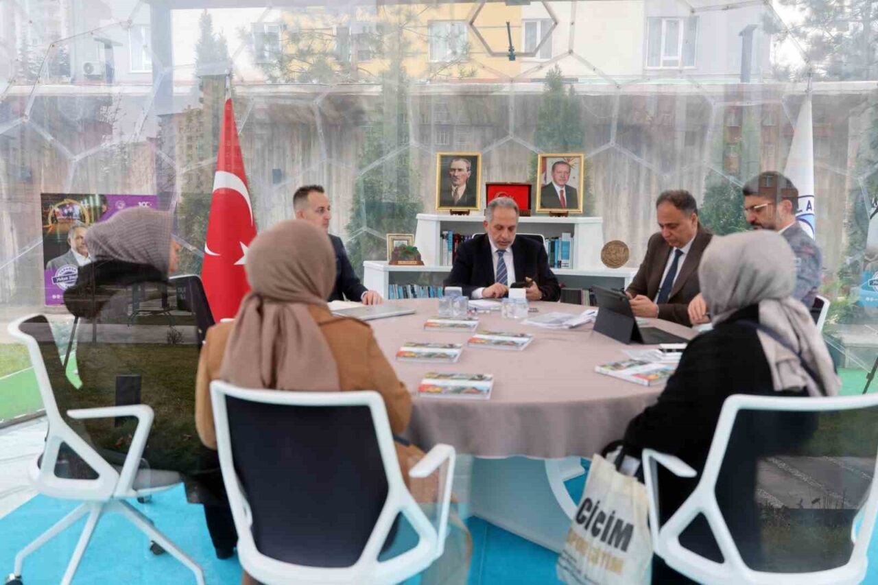 Talas Belediye Başkanı Mustafa Yalçın’ın yerel yönetimlerde katılımcı demokrasi ve
