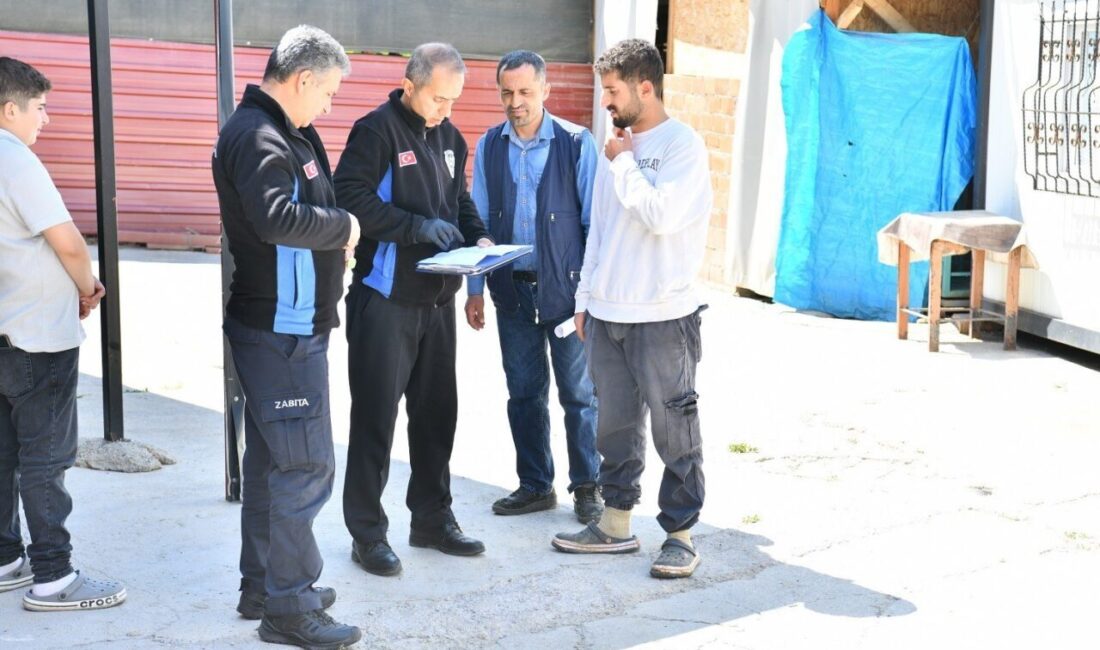 Yeşilyurt Belediyesi Zabıta ve Temizlik Müdürlüğü ekipleri, yaklaşan Kurban Bayramı