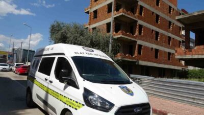 Antalya’da yıllardır tamamlanmayan inşaatta bir erkek cesedi bulundu. Bina etrafında