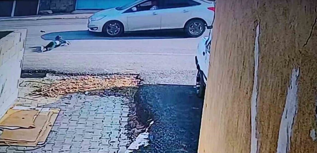 Hatay’da arkadaşlarıyla oyun oynadığı esnada aniden yola fırlayan 5 yaşındaki