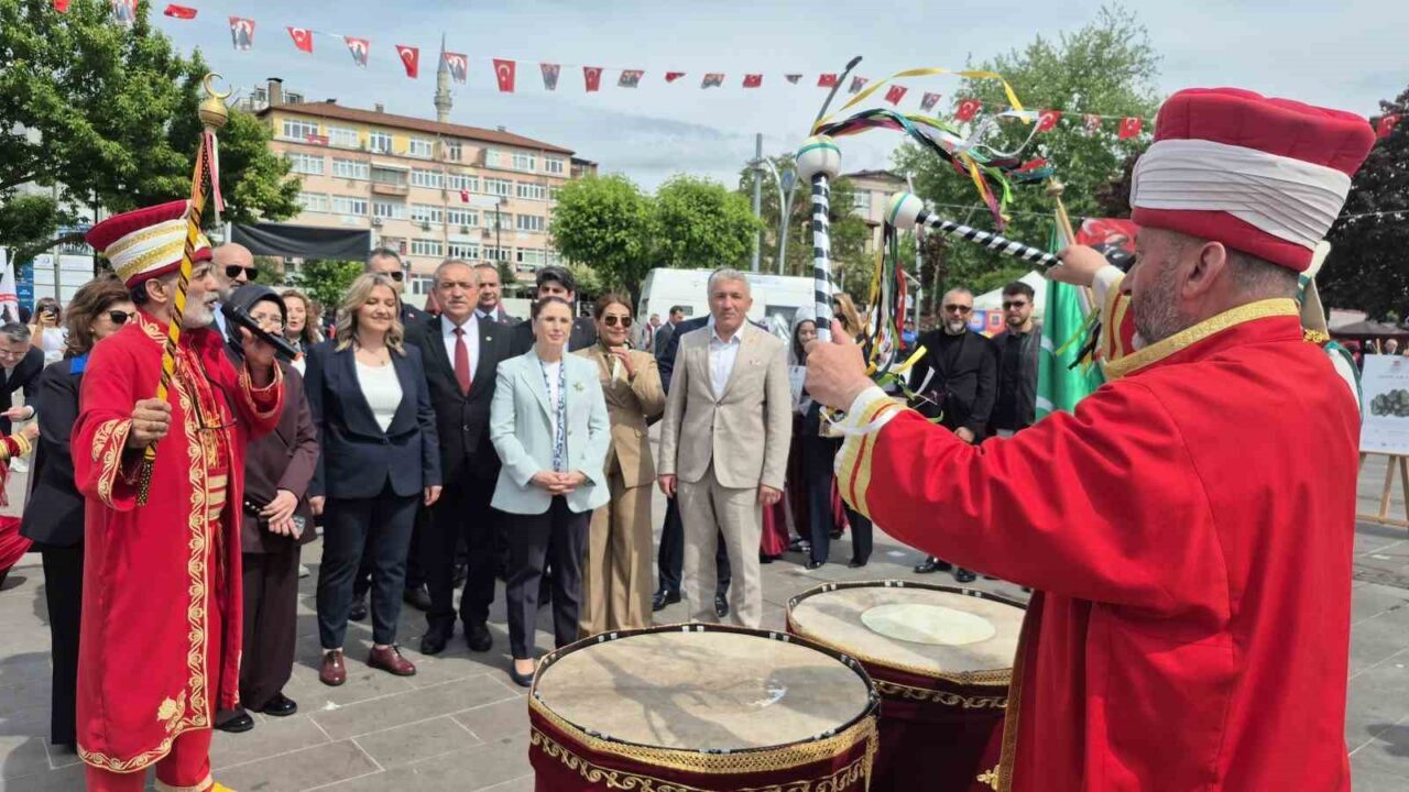 Bartın’da Türk Mutfağı Haftası’nda mehteran takımı eşliğinde yöresel ürünlerin tanıtımı