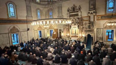 Yozgat’ta Kurban Bayramı coşkusu, tarihi Çapanoğlu Camii’nde kılınan bayram namazı