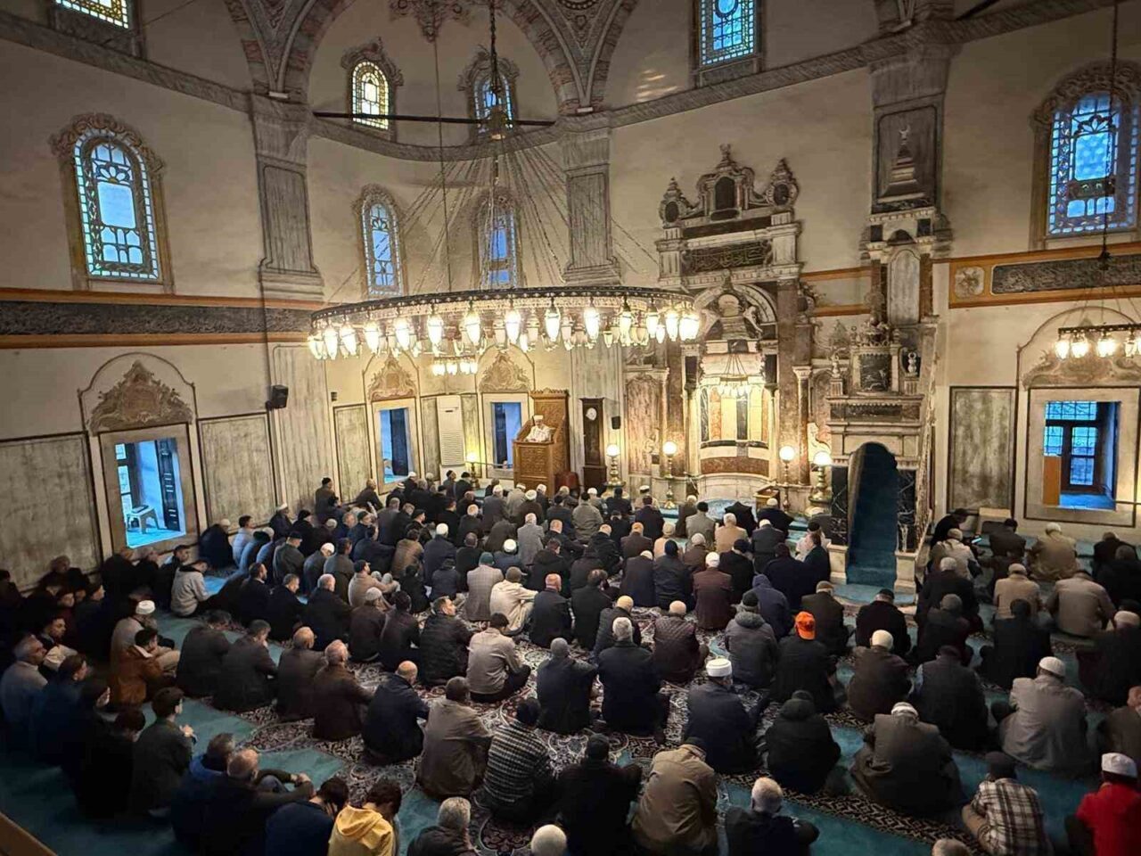 Yozgat’ta Kurban Bayramı coşkusu, tarihi Çapanoğlu Camii’nde kılınan bayram namazı
