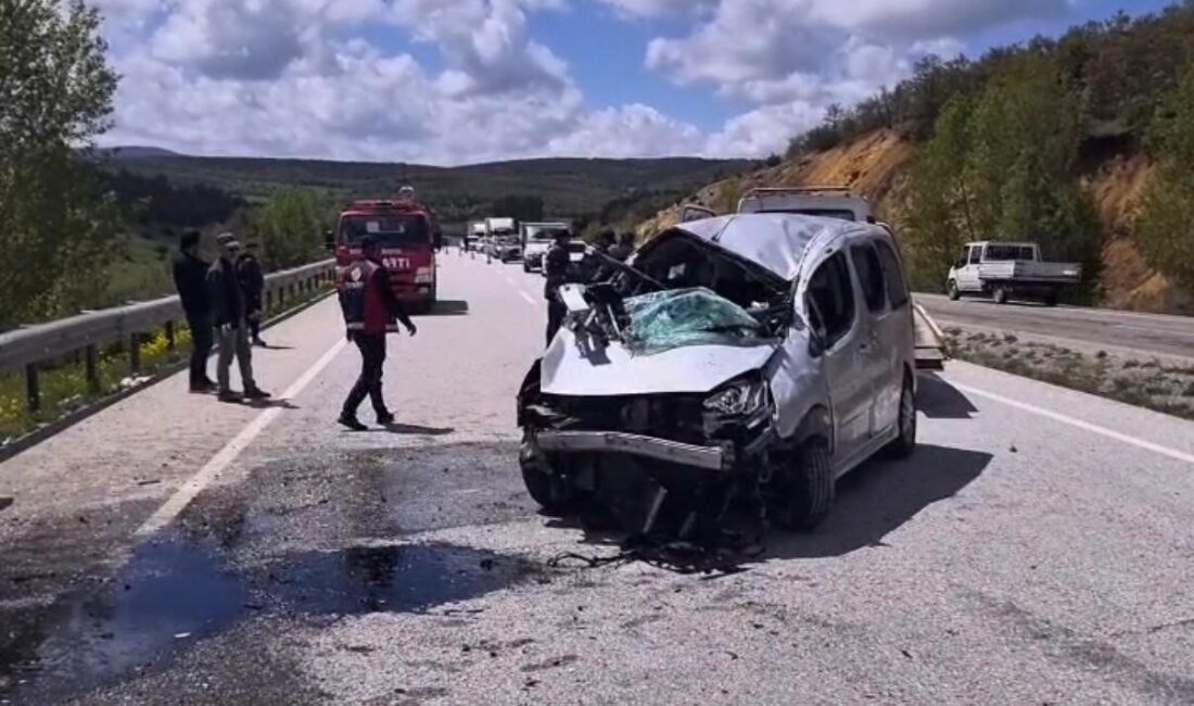 Yozgat’ta bariyerlere çarpan hafif ticari araçtaki 6 kişi yaralandı. Edinilen