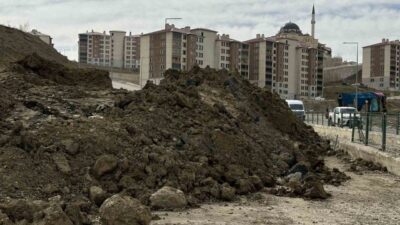 Hakkari’nin Yüksekova ilçesinde yaklaşık 1 ay önce meydana gelen toprak