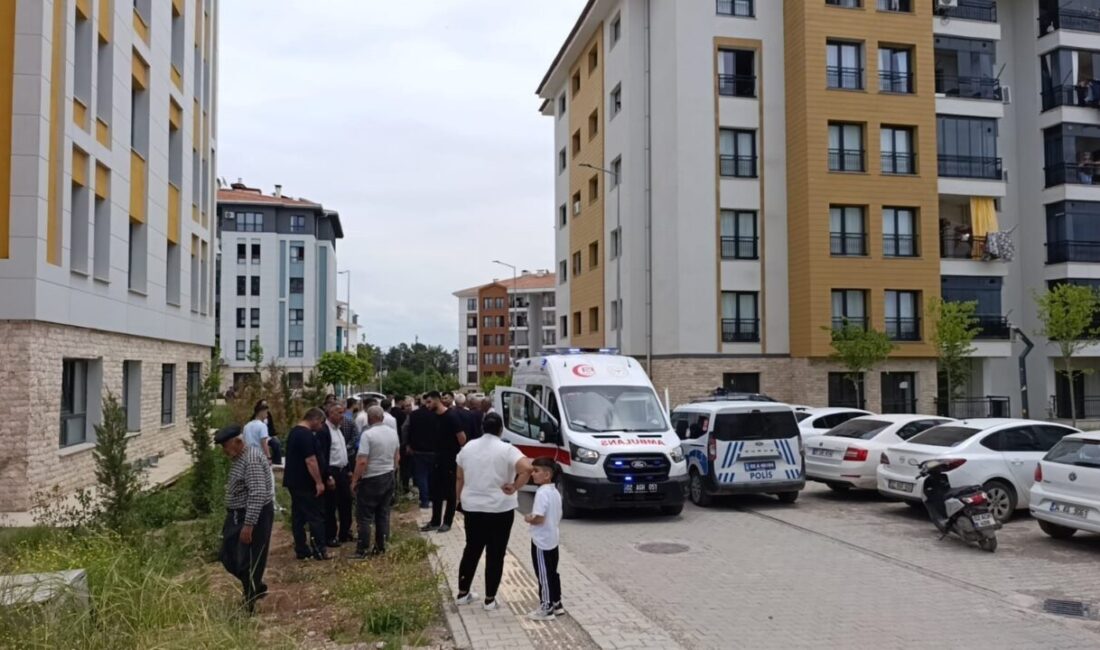 Adıyaman’da 3’üncü kattaki evinin penceresinden düşerek ağır yaralanan kişi hayatını