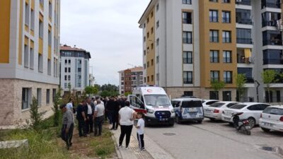 Adıyaman’da 3’üncü kattaki evinin penceresinden düşerek ağır yaralanan kişi hayatını