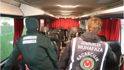 Edirne’deki İpsala Sınır Kapısı’ndan yurda giriş yapan yolcu otobüsünde 4