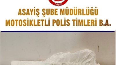 Düzce İl Emniyet Müdürlüğü Yunus ekipleri, devriye sırasında uyuşturucu satışı