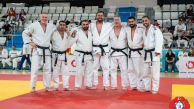 Ankara’da düzenlenen Veteranlar Türkiye Judo Şampiyonası’nda tatamiye çıkan Yunusemre Belediyesporlu