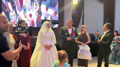 Antalya’nın Serik ilçesinde damada hayatının en mutlu gününde mesai arkadaşlarının