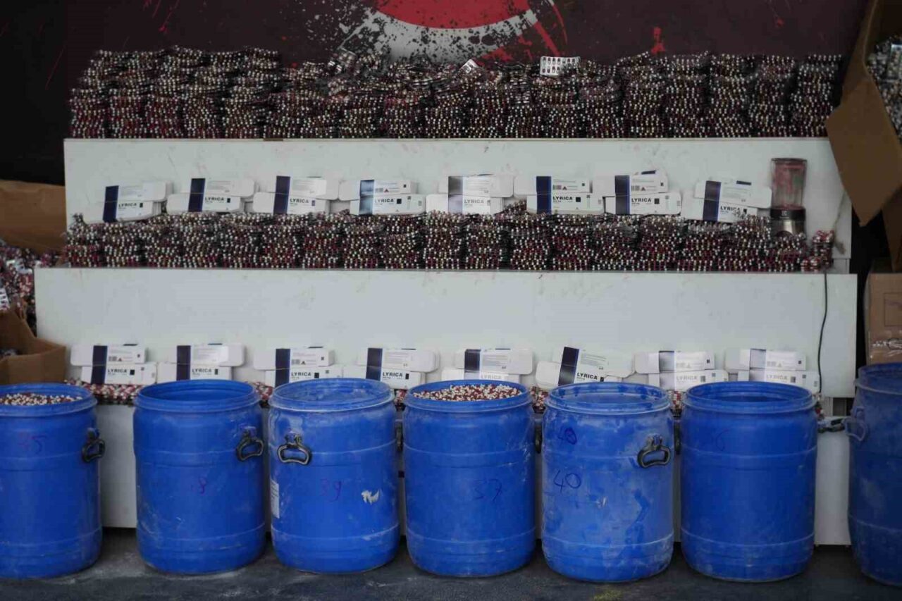Kocaeli’de düzenlenen uyuşturucu operasyonunda 1 milyon 700 bin sentetik ecza