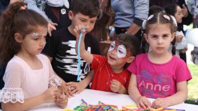 Zeytinburnu Belediyesi tarafından hayata geçirilen ‘Bilgi Evleri’nin 20’nci yılı, düzenlenen