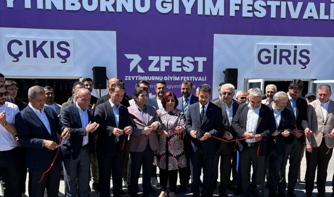 Bu yıl ilki düzenlenen Zeytinburnu Giyim Festivali düzenlenen törenle açıldı.