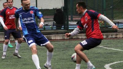 Adalet Bakanlığına bağlı kurumlar arasında Zonguldak’ta düzenlenen futbol turnuvasında yarı